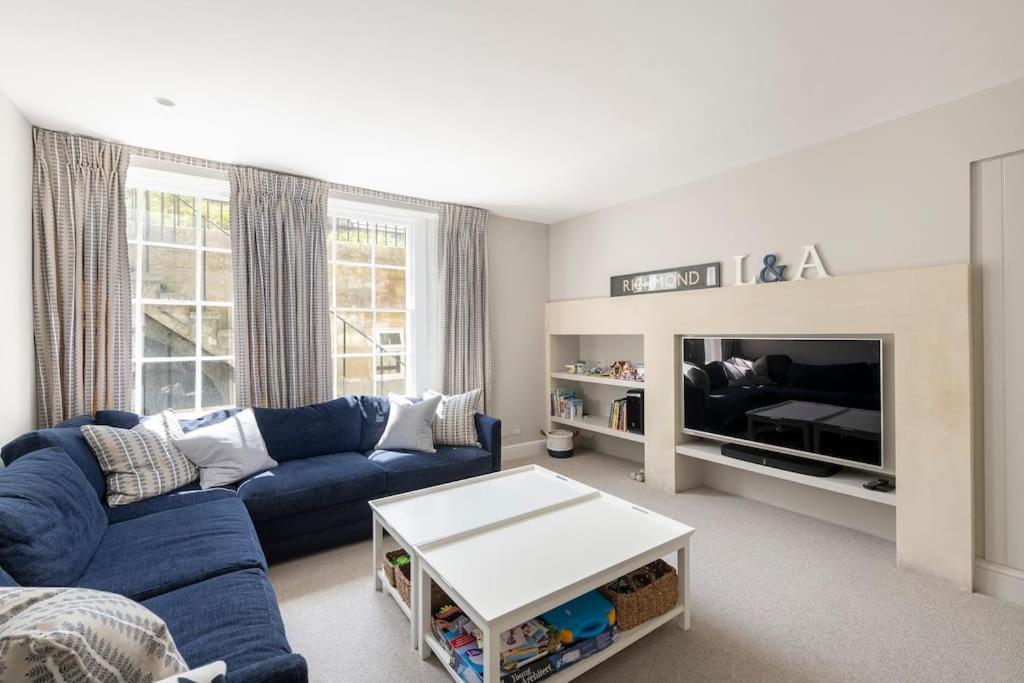 Villa Dunsford House - Elegant Townhouse With Parking Bath Exterior foto