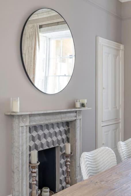 Villa Dunsford House - Elegant Townhouse With Parking Bath Exterior foto