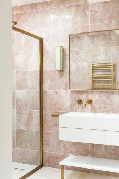 Villa Dunsford House - Elegant Townhouse With Parking Bath Exterior foto