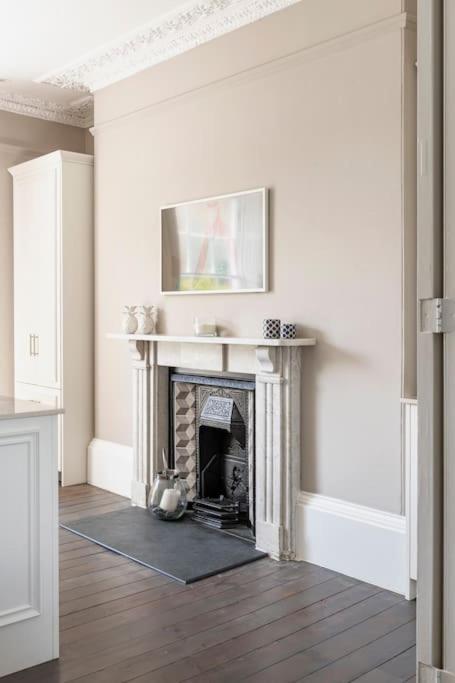 Villa Dunsford House - Elegant Townhouse With Parking Bath Exterior foto