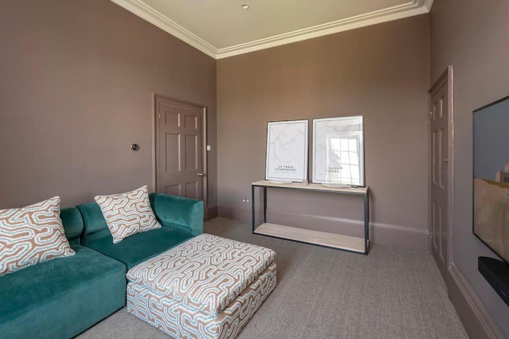 Villa Dunsford House - Elegant Townhouse With Parking Bath Exterior foto